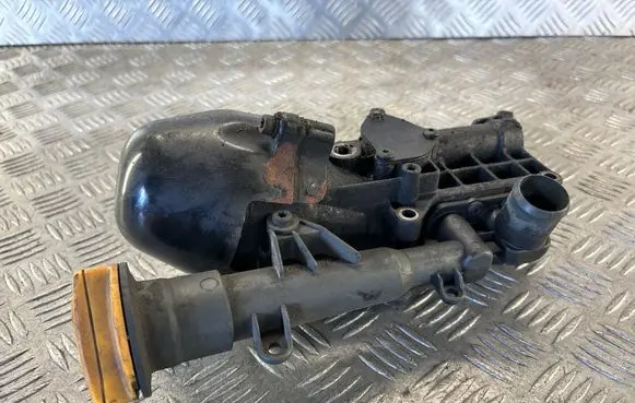 Oil filter mounting bracket
