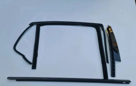 BMW 7 G70 Rear door glass trim molding 9447512