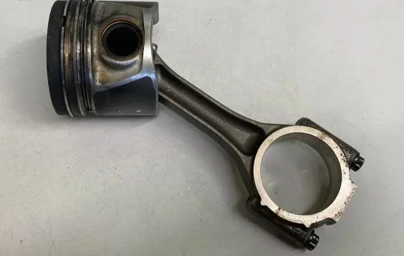 Audi A4 S4 B7 8E 8H Piston with connecting rod
