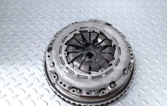 Nissan Pulsar Clutch set kit 123104345R 301013644R 302059210R