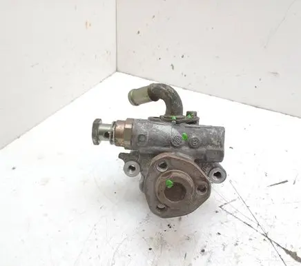 Volkswagen Transporter - Caravelle T4 Power steering pump 7D0422155