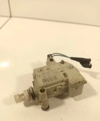 Volkswagen Golf IV Tailgate boot lock/latch motor 1j6862159a