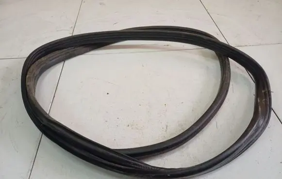 Opel Zafira A Rubber seal front coupe door 