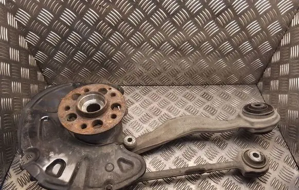 Front wheel hub spindle knuckle