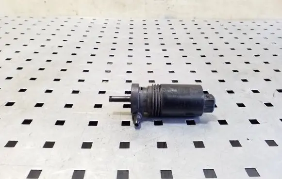 Volvo XC70 Headlight washer pump 1013229