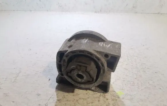 Mercedes-Benz A W169 Engine mount bracket A1692400918