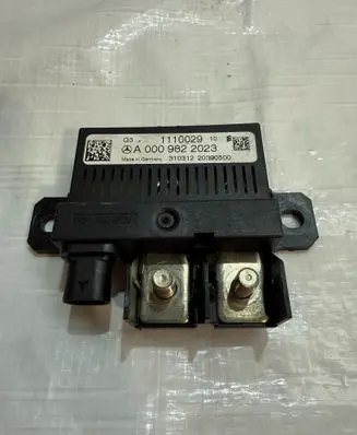 Mercedes-Benz E AMG W212 Central body control module A0009822023