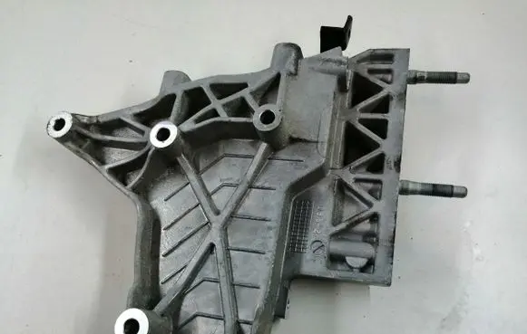 Hyundai Kona I Engine mounting bracket EM16L34507BJ GKKPEU100085