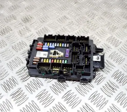 Tesla Model S Fuse module 103440900A