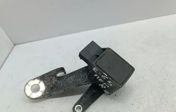 BMW 7 E65 E66 Headlight/headlamp level sensor 6778809