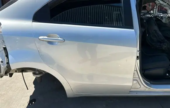 KIA Rio Rear door