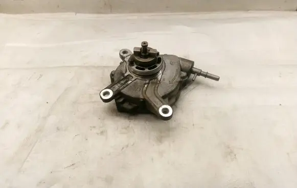 Toyota Avensis T250 Vacuum pump 293000R010