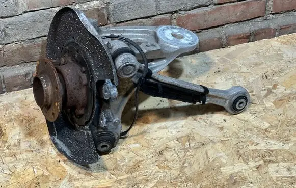BMW X6 E71 Rear wheel hub spindle/knuckle 6770983