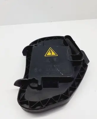 Volkswagen Touran I Headlight/headlamp dust cover 1305239235