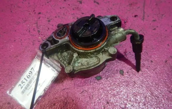 Peugeot 206 Vacuum pump 9637413980