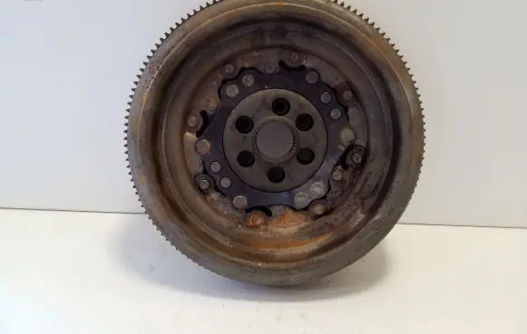 Volkswagen Eos Flywheel 06F105266L