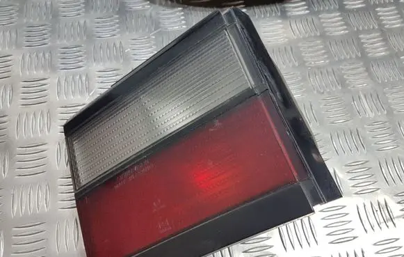 Volkswagen PASSAT B3 Tailgate rear/tail lights 333945107