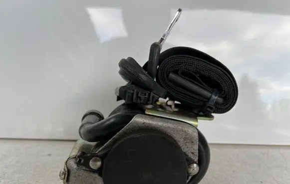 Audi A3 S3 8L Front seatbelt 566185121C