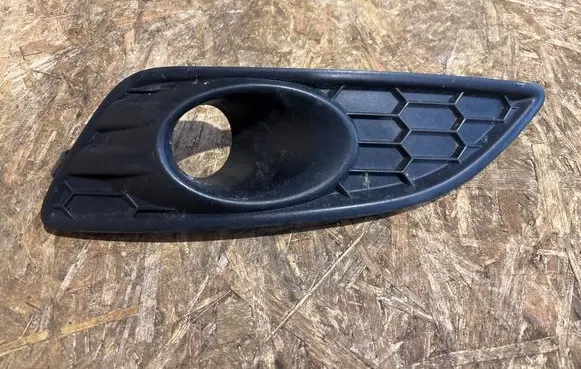 Ford Fiesta Front fog light trim/grill C1BJ15A222BB 134203