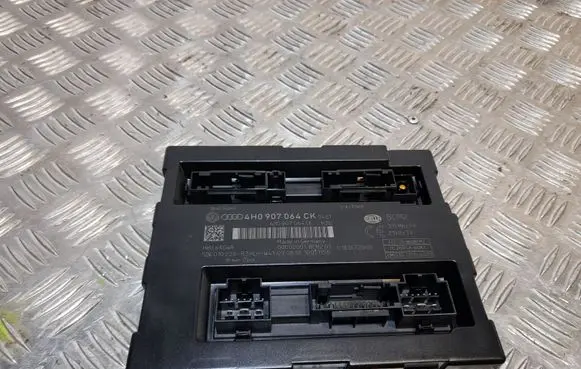 Volkswagen Touareg II Comfort/convenience module 4H0907064CK 4H0907064