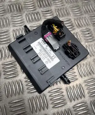 Audi Q7 4L Comfort/convenience module 4F0907279D