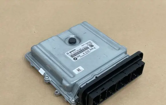 BMW 6 F12 F13 Engine control unit/module 0281018666 8518633 030246079