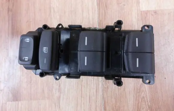 Honda Civic X Quarter vent window switch 83595TGGG620BLK 83595TGGG620 TGGG31