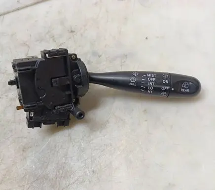 Toyota Yaris Wiper control stalk 173647