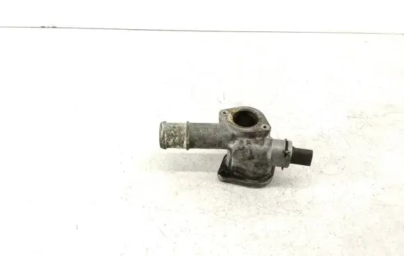 Volkswagen PASSAT B5.5 Engine coolant pipe/hose 038121133J 038121133