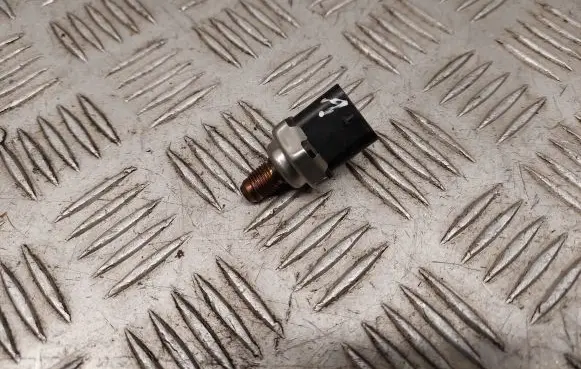 Fuel pressure sensor