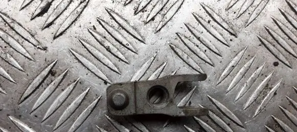 Volkswagen PASSAT B5 Fuel Injector clamp holder 