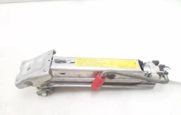 Audi TT Mk1 Lift Jack 8N0011031B