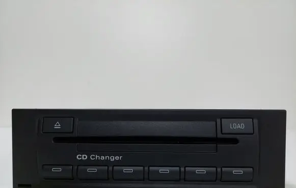 Audi A4 S4 B7 8E 8H CD/DVD changer 8E0035111D