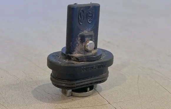 Hyundai i30 Fuel Injector clamp holder 2245027XXX 2245027