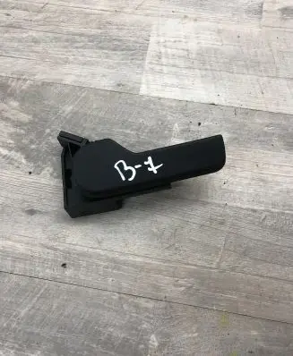 Volkswagen PASSAT B7 Engine bonnet (hood) release handle 1K1823633