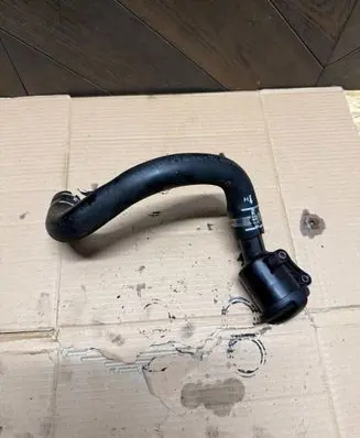 Jaguar XF X250 Oil fill pipe 