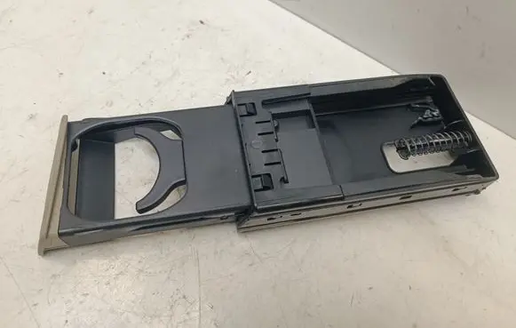 Cup holder front