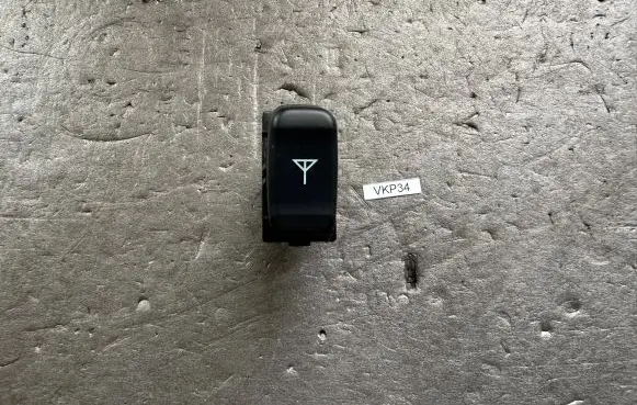 Mitsubishi Pajero Aerial antenna switch MR489443