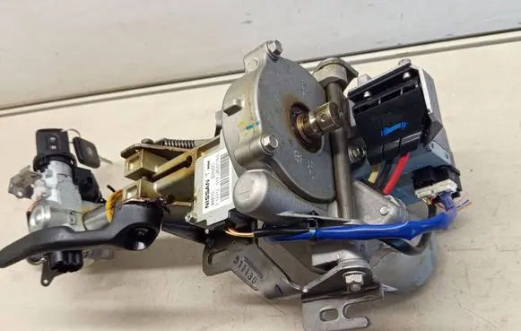 Nissan Qashqai+2 Steering wheel axle BD0116Q 8881060C 312312519