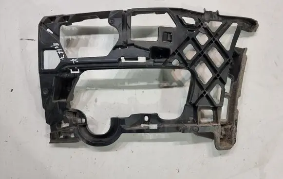 Volkswagen Golf VII Front bumper mounting bracket 5G0807723D
