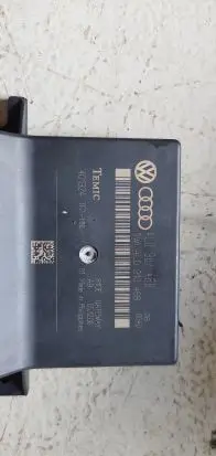 Audi Q7 4L Gateway control module 4L0907468