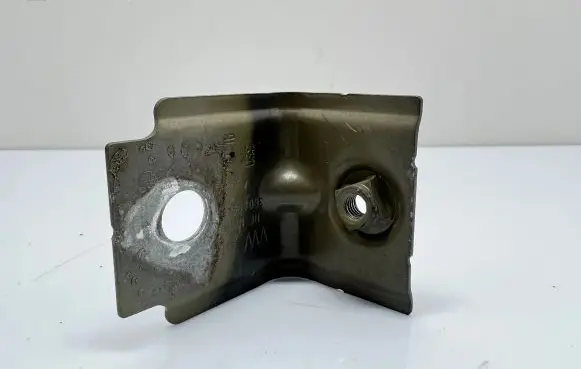 Volkswagen PASSAT B8 Fender mounting bracket 3G0809471