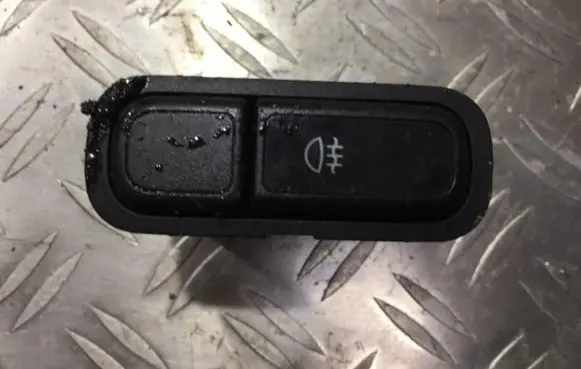 Fog light switch