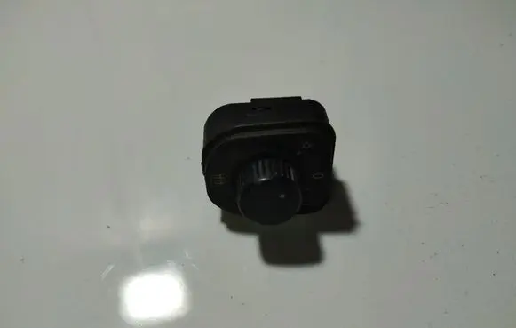 Volkswagen PASSAT B6 Wing mirror switch 1K0959565