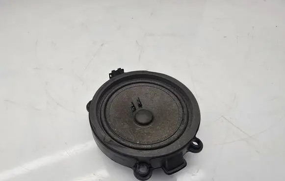 Volkswagen Crafter Front door speaker A9068270060 7297241028 00314014