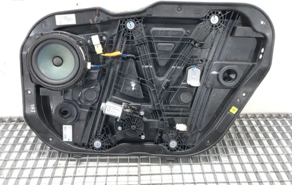 Hyundai Elantra VI Front door window regulator with motor 82460F2000