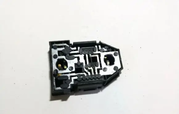 Volkswagen PASSAT B3 Tail light bulb cover holder 333945257