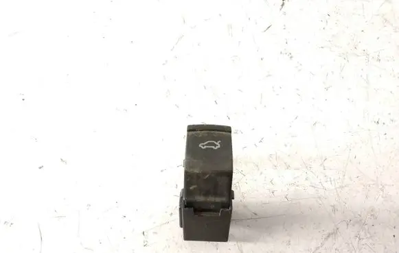 Volkswagen PASSAT B5.5 Tailgate opening switch 1J0959831A