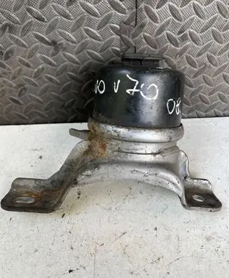 Volvo V70 Engine mount bracket 6G926F012DD 30671245