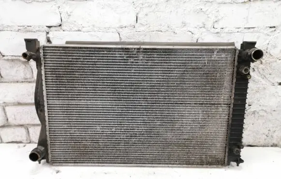 Audi A6 S6 C6 4F Coolant radiator